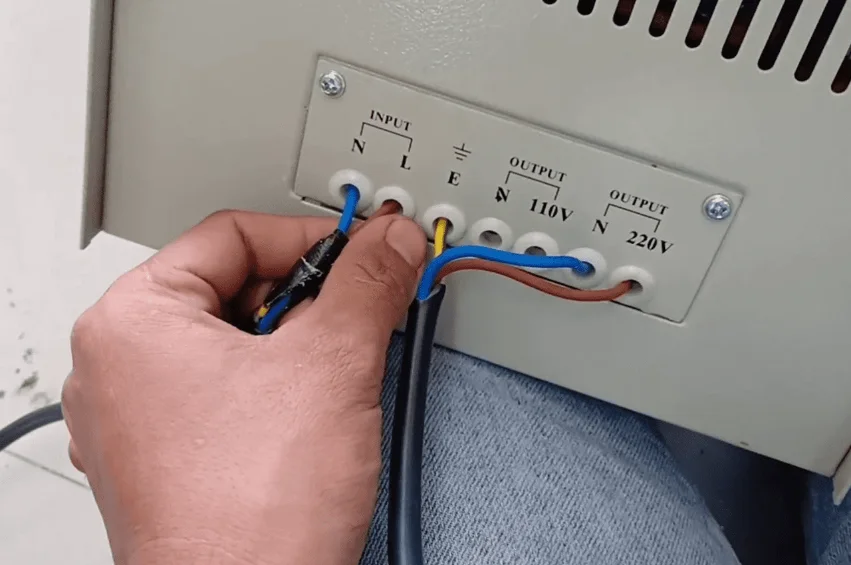 Pentingnya Fungsi Stabilizer Untuk Mesin Fotocopy